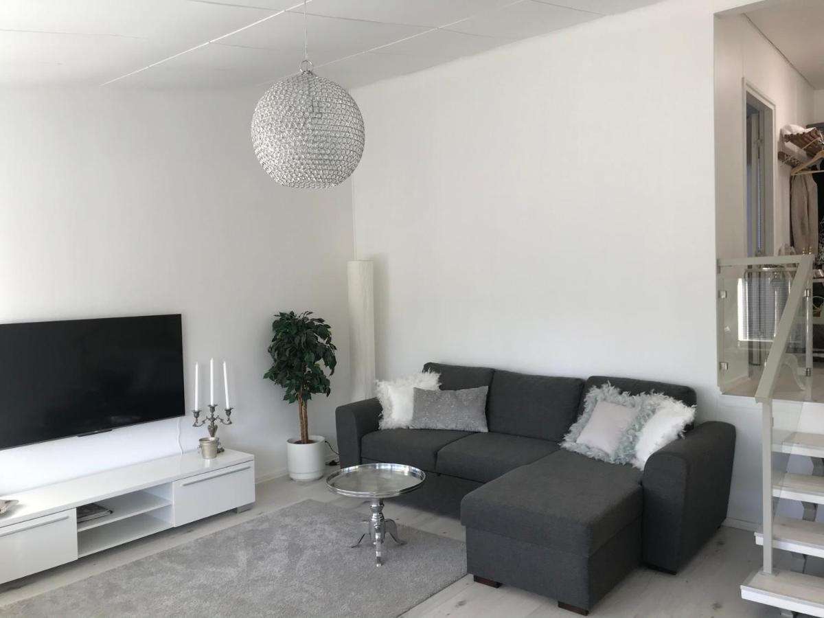 Tyylikaes Rivitaloasunto Lohjalla Bagian luar foto